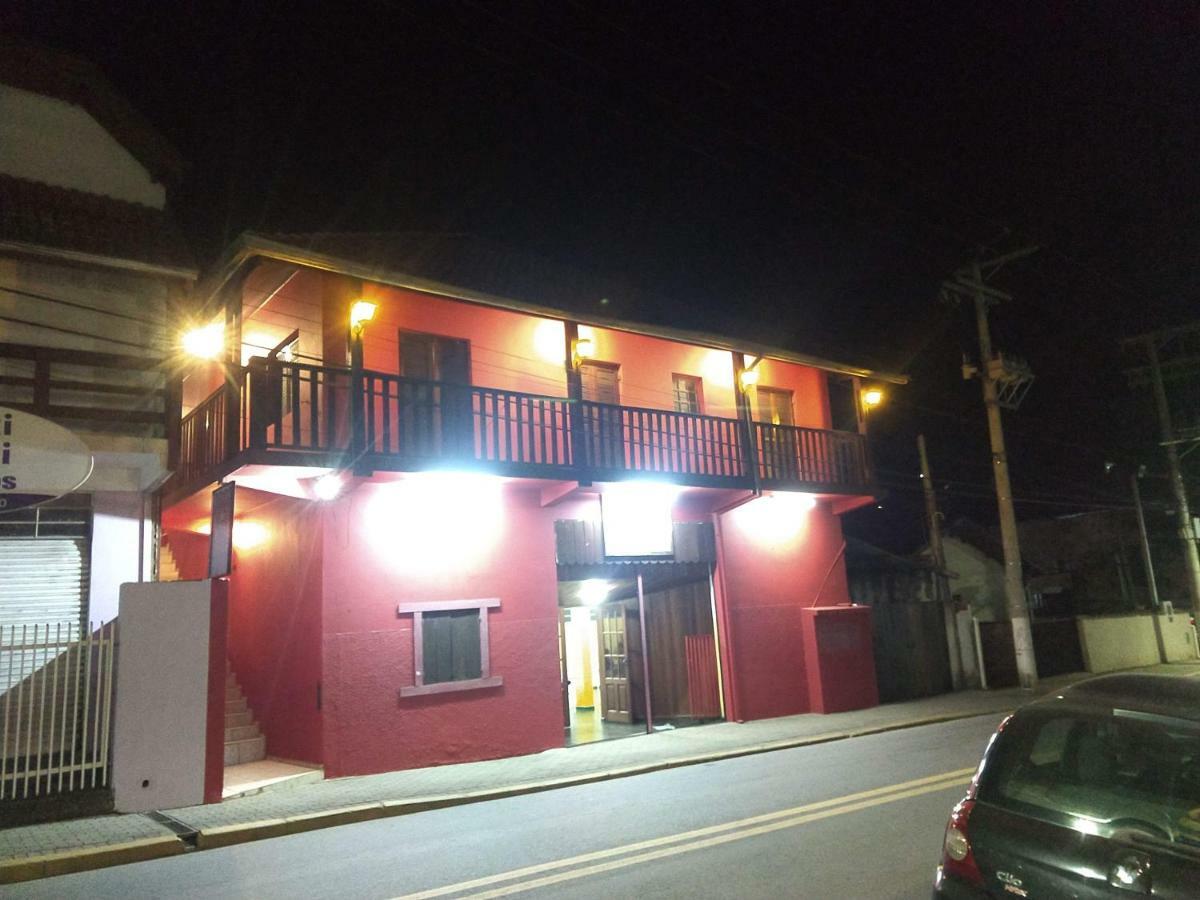 Pousada Rr Central Campos do Jordão Екстериор снимка